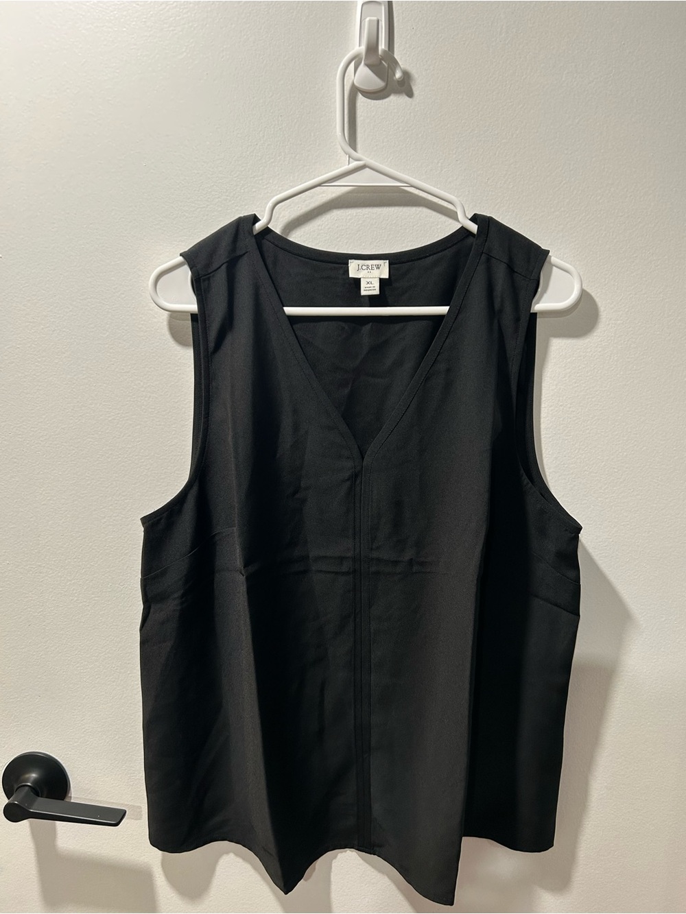 J.Crew Black Sleeveless V-Neck Blouse – Women’s XL – New Without Tags